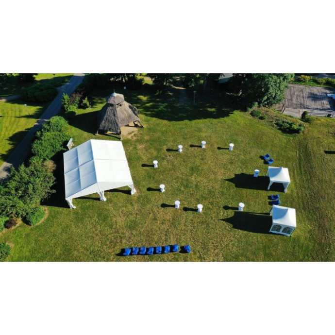 White Bar Tablecloth (rent)