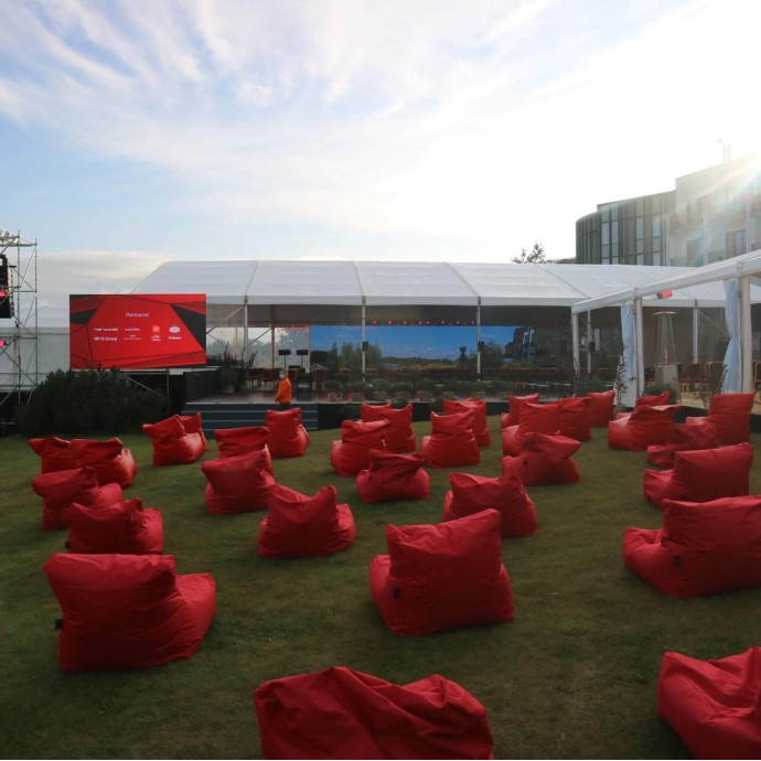 Red Beanbag (rent)