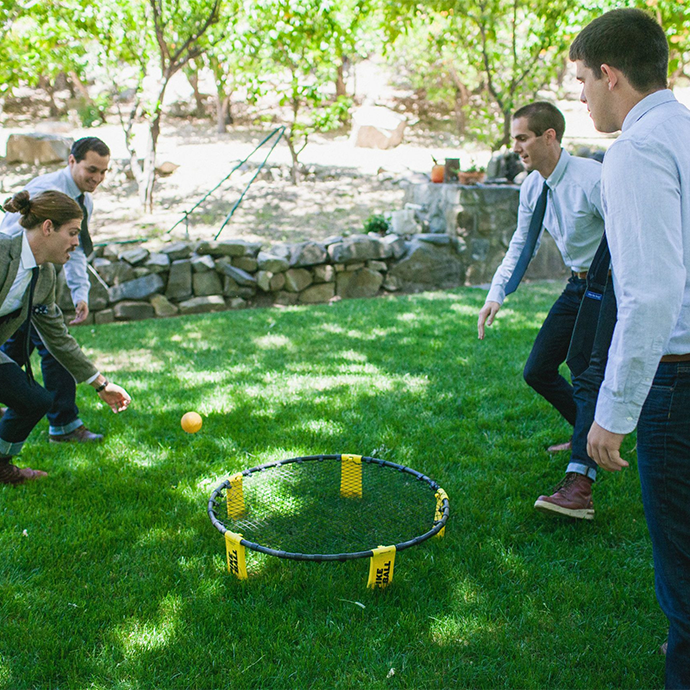 Lauko žaidimas - Spikeball (nuoma)